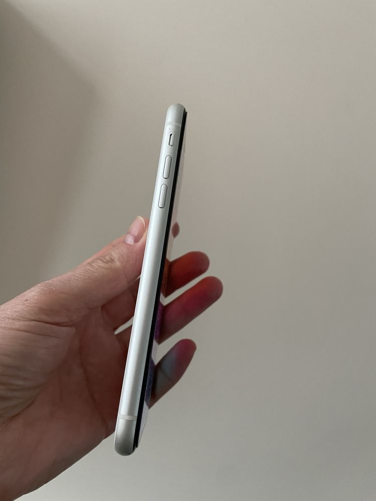 Продам iPhone XR 64 GB б/у