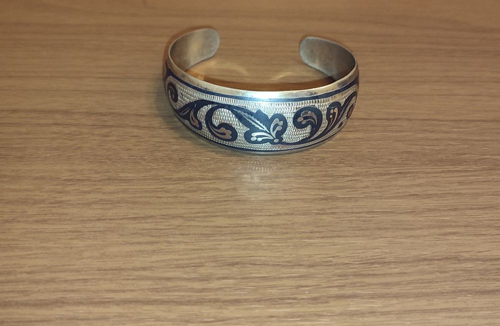 Браслет, прикраса на руку