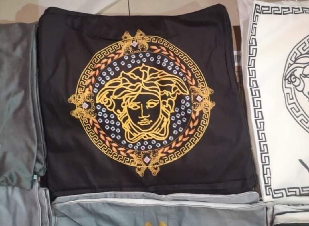 Poszewki Jasiek 45×45 Meduza Różne Modele Versace