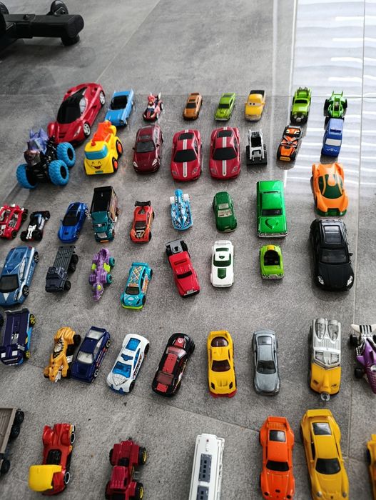 Auta hot wheels i inne 115 sztuk