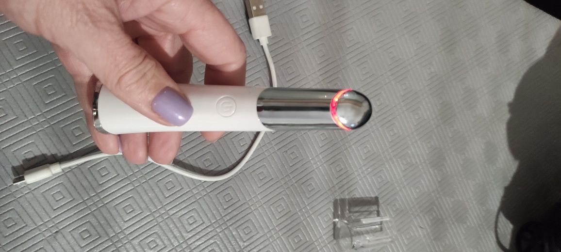 Massajador de olhos com vibração