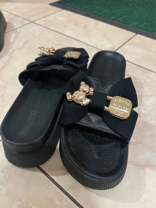 Шлёпки черные