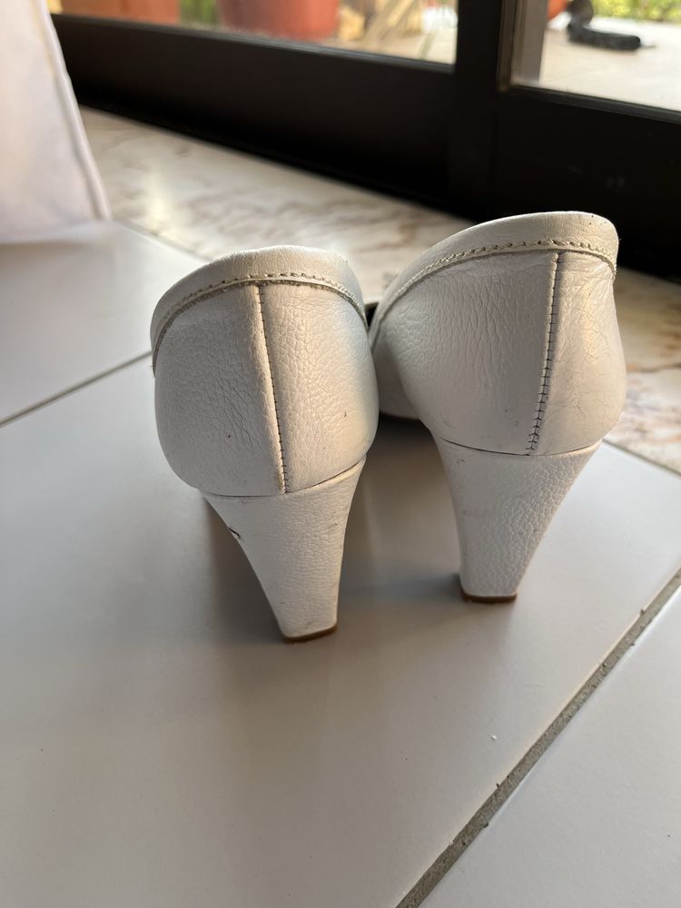 Sapatos de salto alto Branco