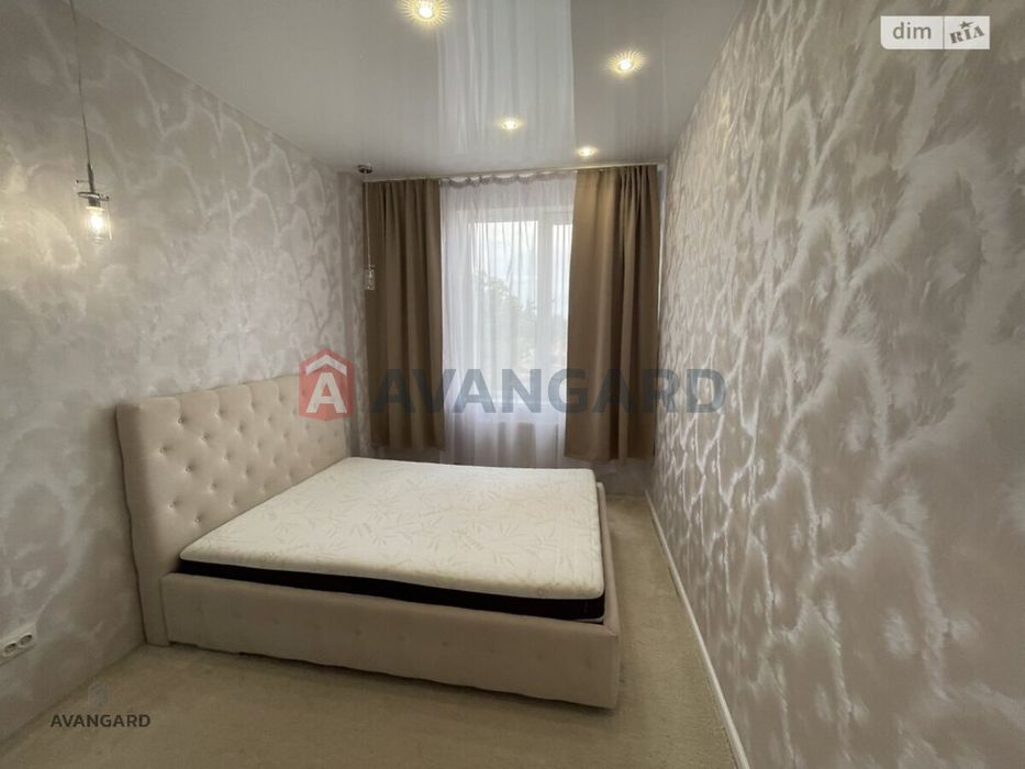 Простора квартира в Агрономічному