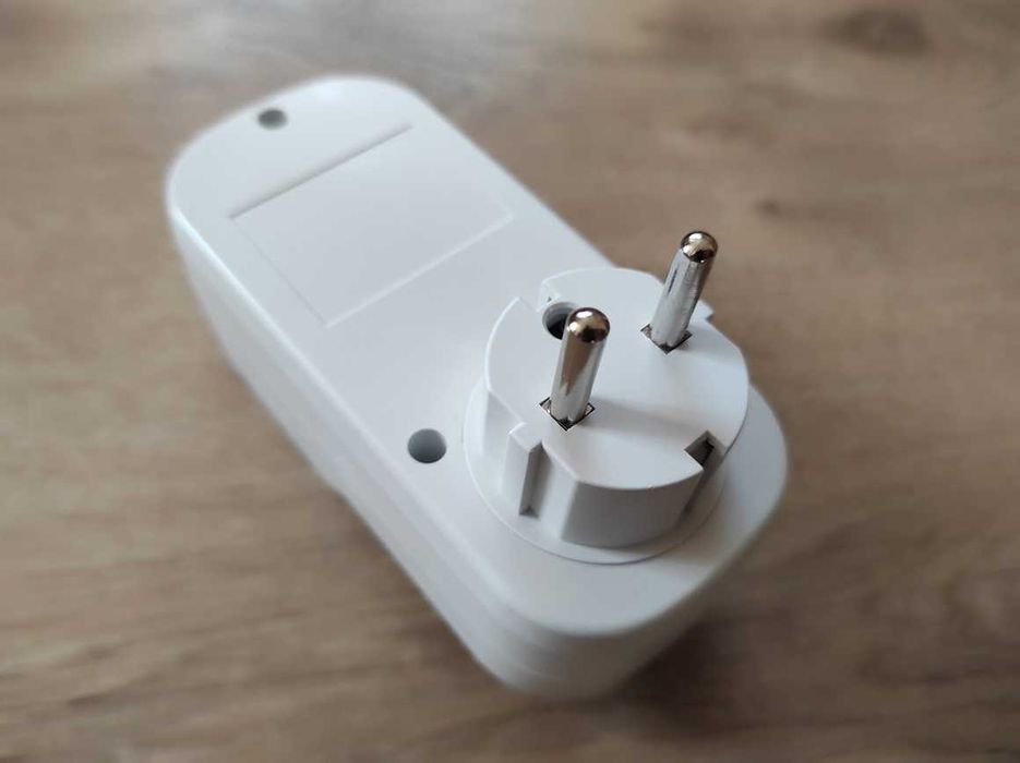 Реле контролю напруги в розетку TOMZN 16A TOSVA-16 захист перепадів