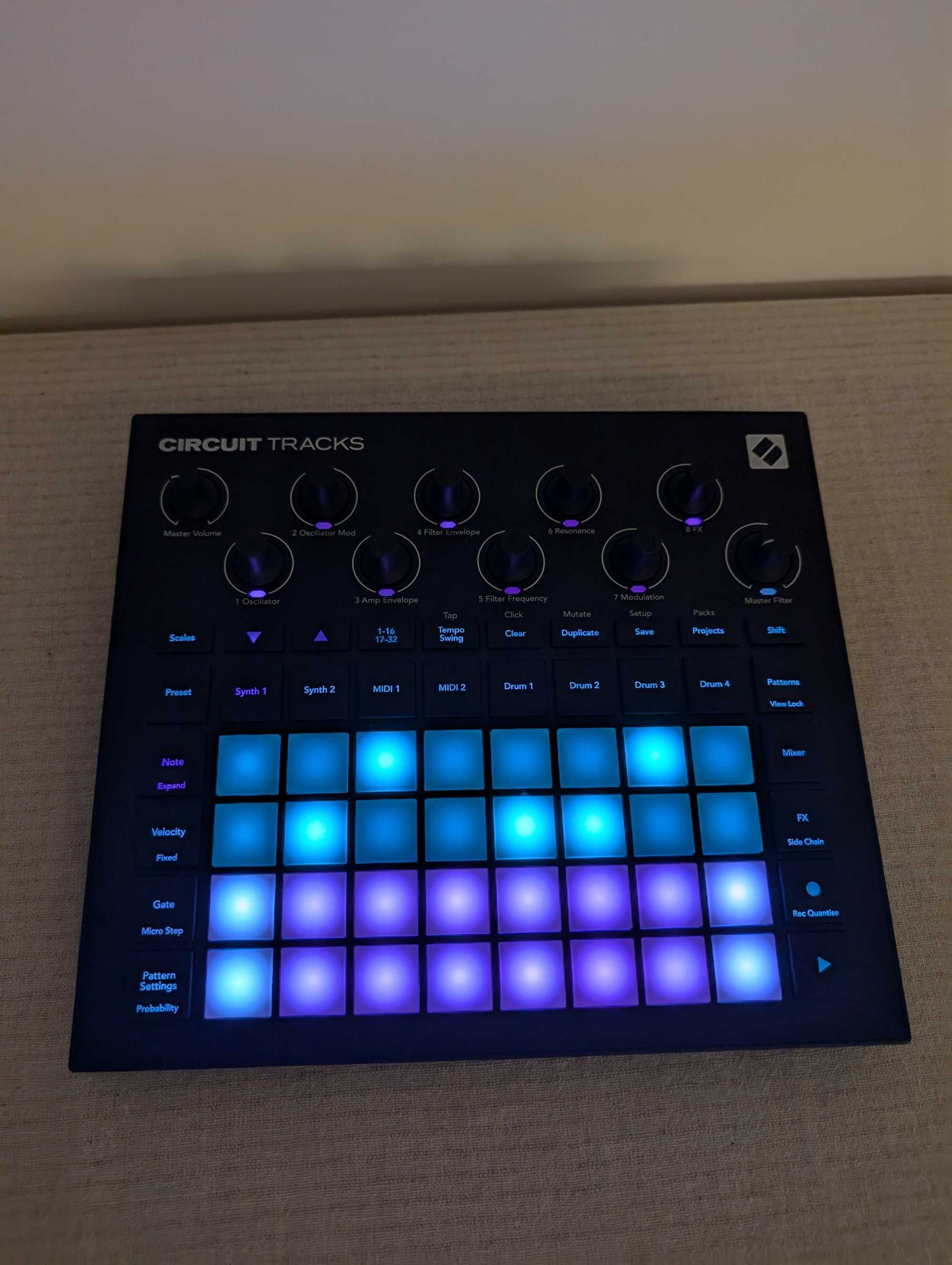 Groovebox Novation Circuit Tracks + Decksaver case