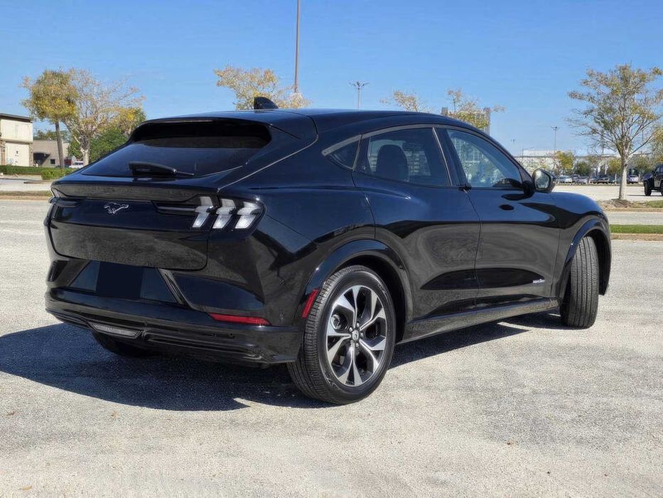 Ford Mustang Mach-E Premium      2021