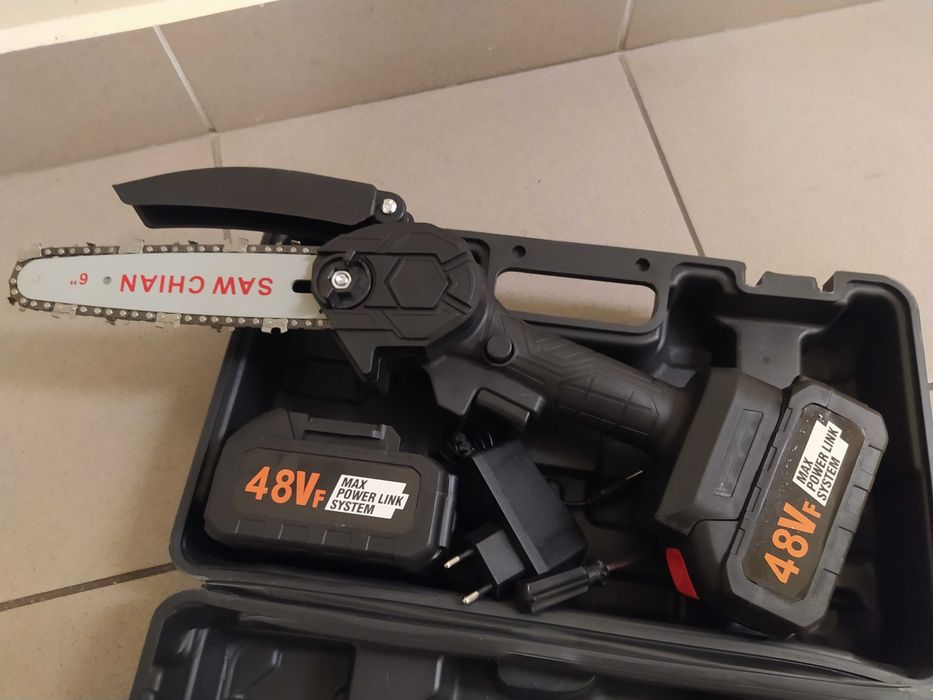 Pilarka do drzew gałęzi nowa zapakowana sprawna z 2 akumulatorami jak