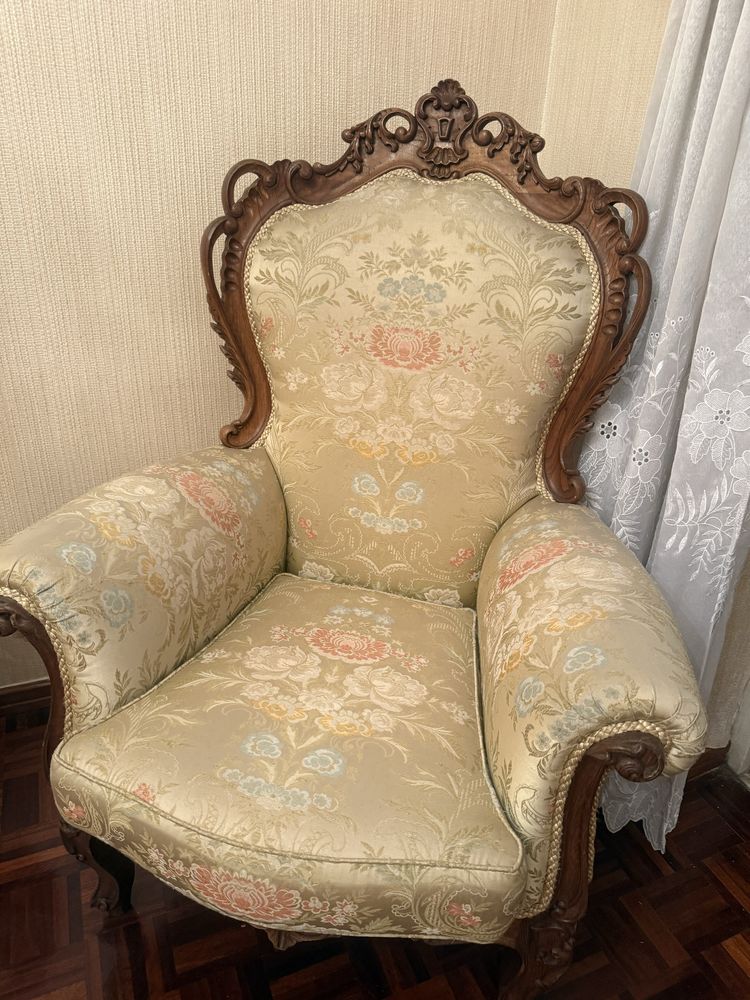 Moveis e decoração antigos