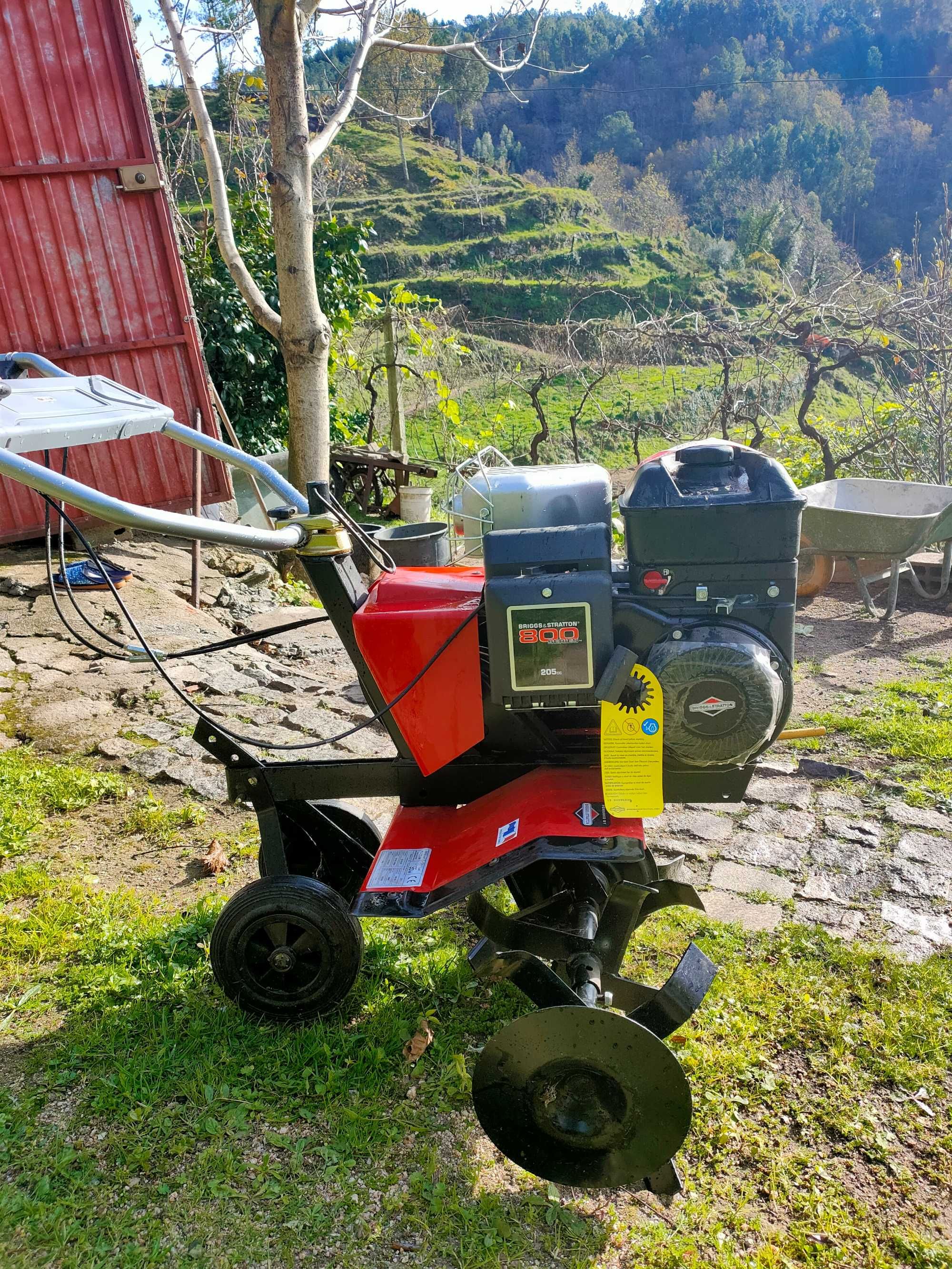 Motoenxada/Motocultivador Nova 8CV
