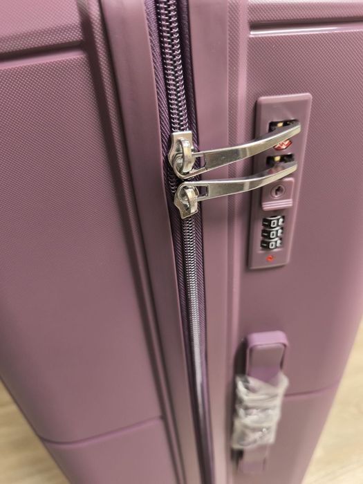 Чемодан для путешествий, дорожный чемодан, Валіза на колесах