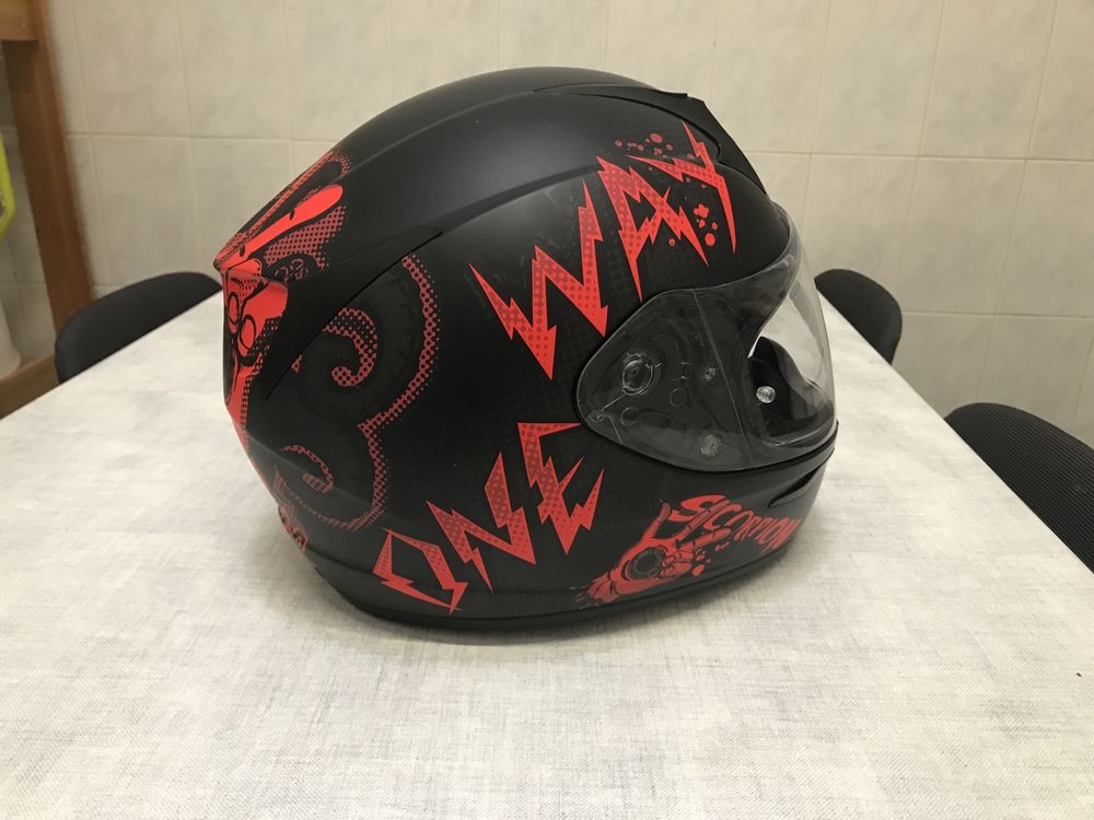 Capacete de mota scorpion