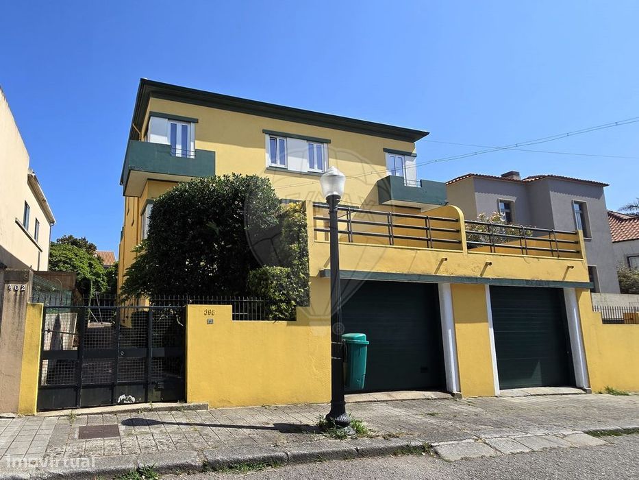 Moradia T5 para venda