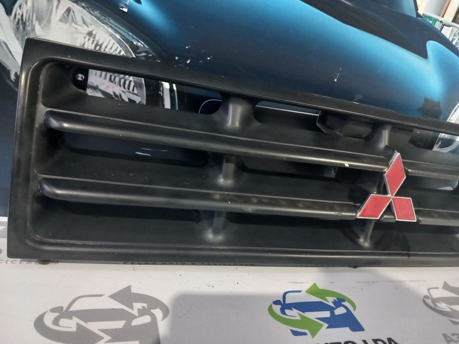Grelha da frente Mitsubishi Pajero