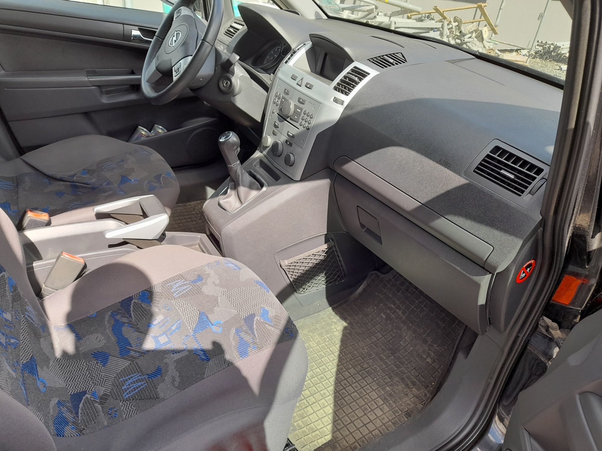 Продаючи  OPEL ZAFIRA B 2009 1.6 BENZYNA  85 KW 115 KONI