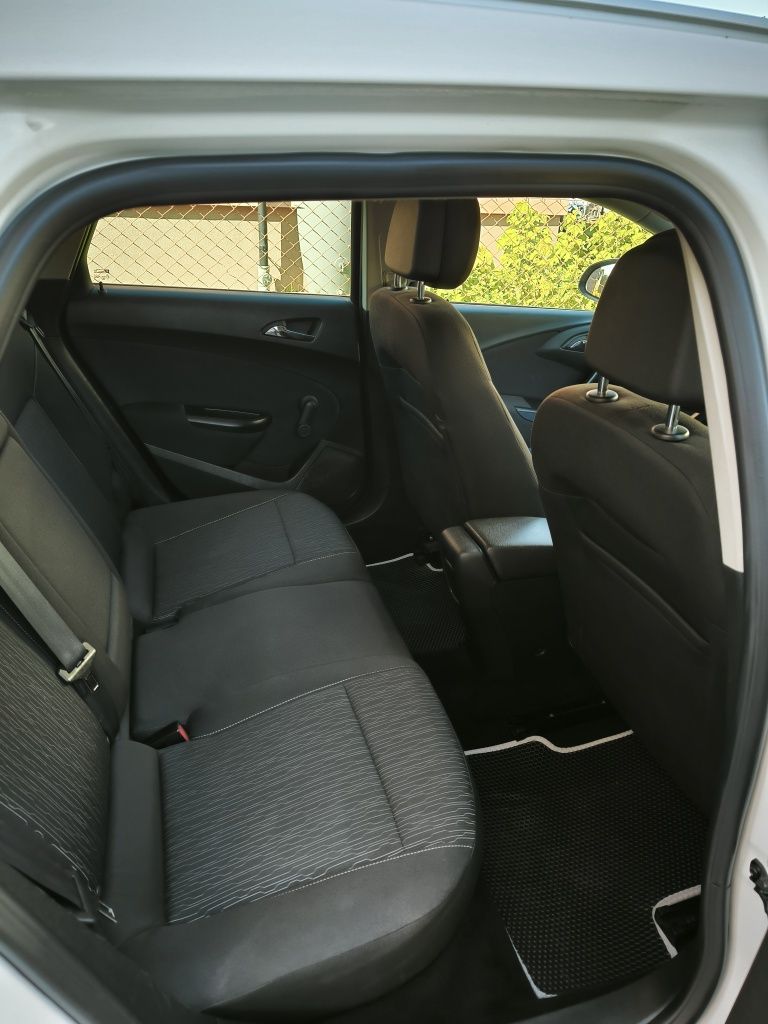 Opel Astra Sports Tourer Kombi automat
