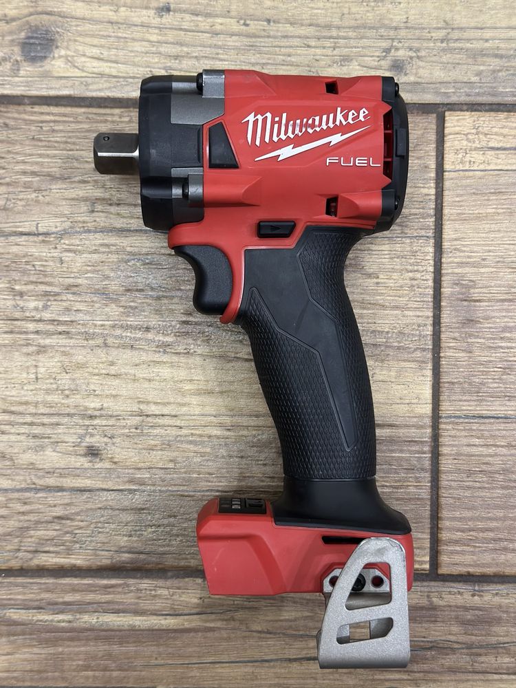Klucz udarowy kompaktowy 1/2" 339 Nm M18 FIW2P12 Milwaukee 2023r.