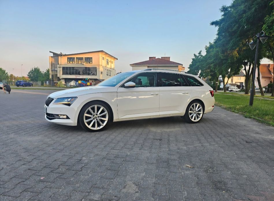Wynajem Skoda Superb 2.0 190km 4x4 L&K