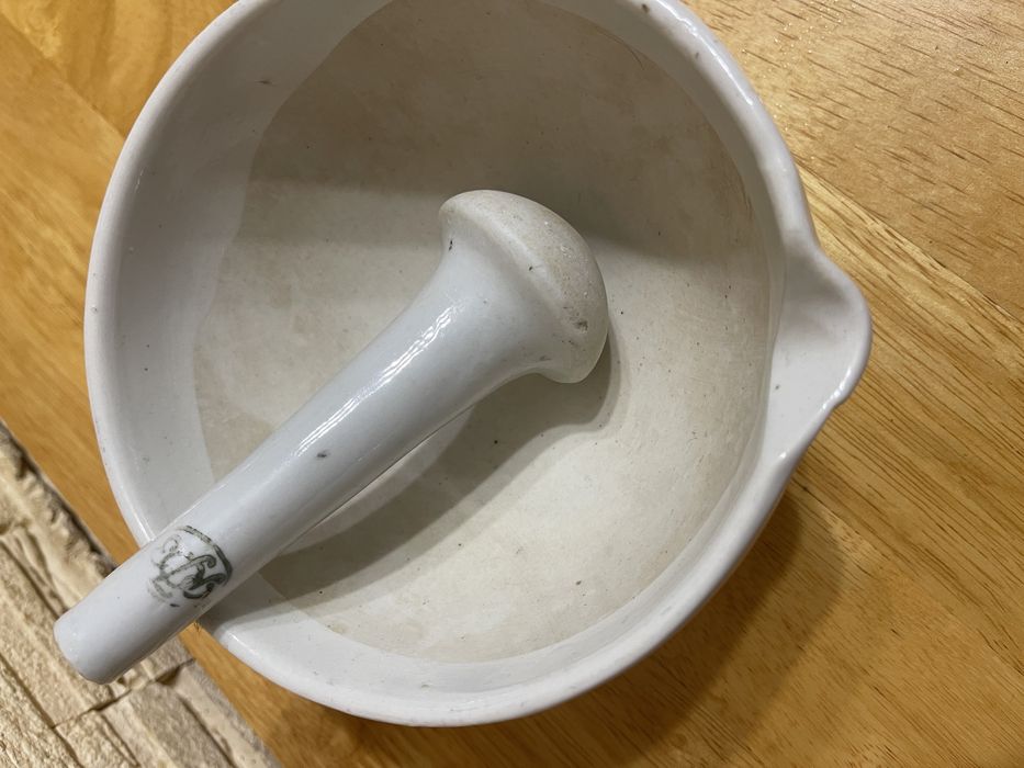 Керамическая ступка с пестиком, выпаривательная чаша