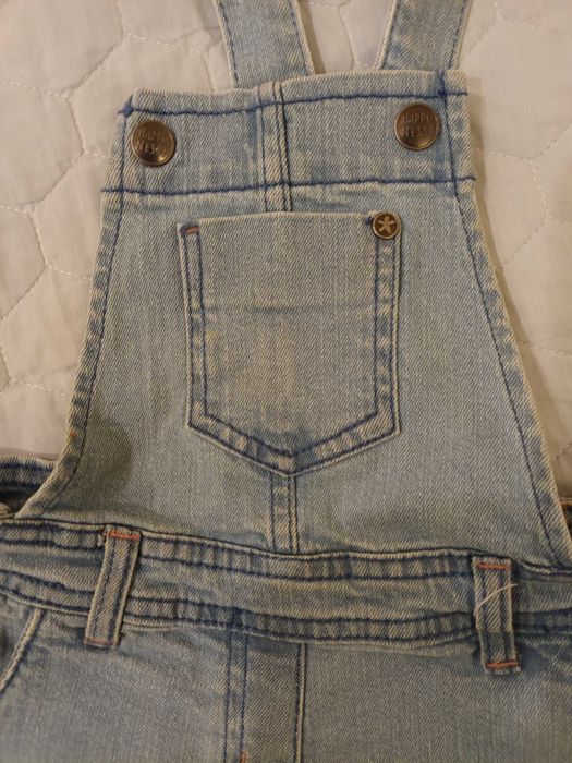 Jardineiras de ganga de bebé menina