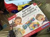 Jogo Educativo “Aprende com Cubos Matemáticos”
