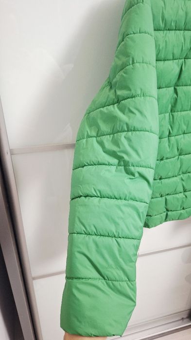 Осіння жіноча куртка