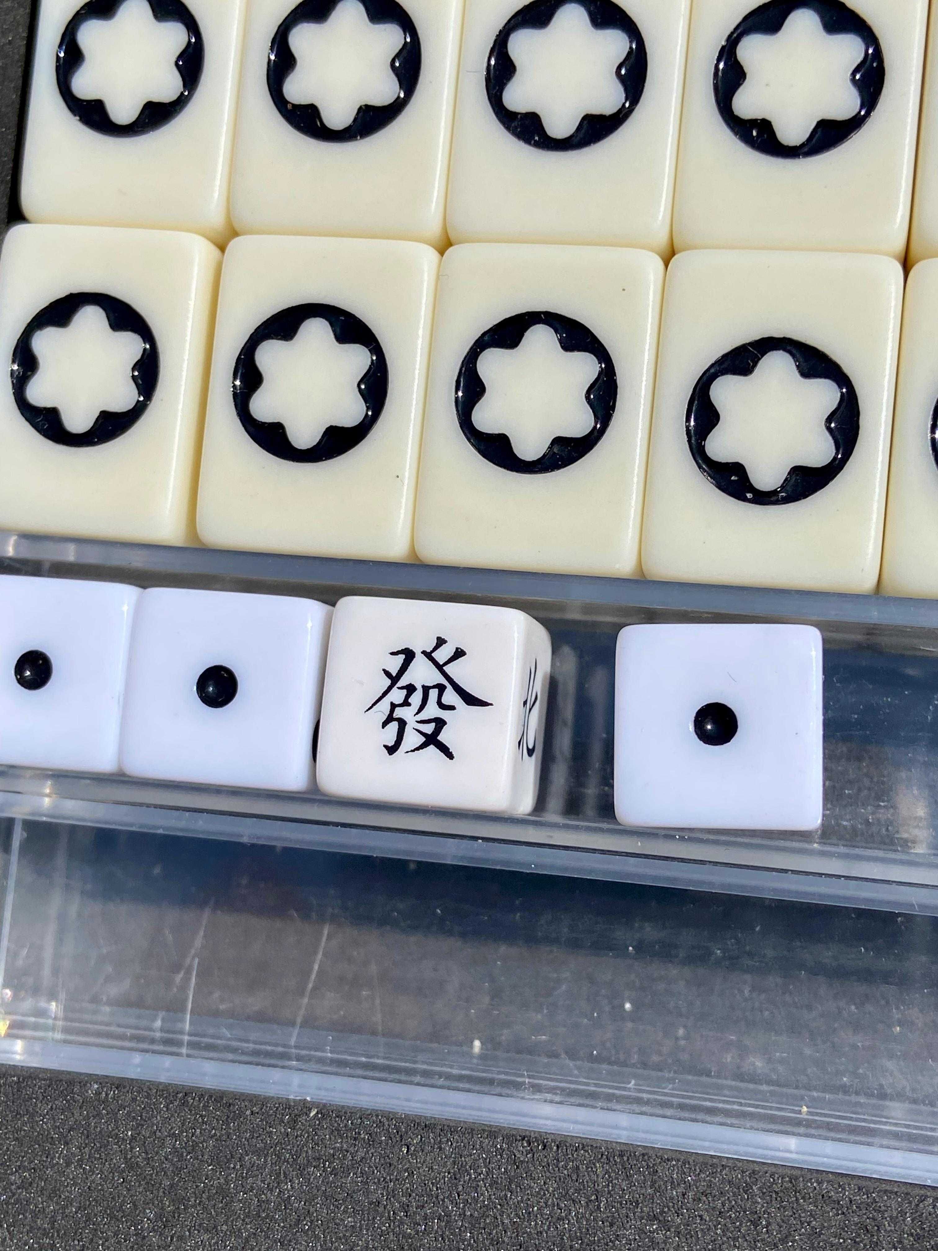 Jogo Mahjong Montblanc Com Caixa Exterior e Dados