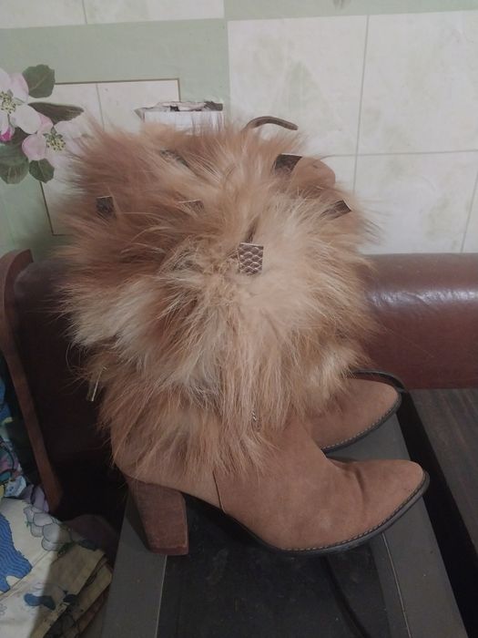 Продам сапоги замшевые с натуральным мехом