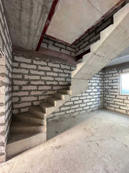 ВИГІДНО! Таунхаус біля моря на Фонтані — за ціною квартири!