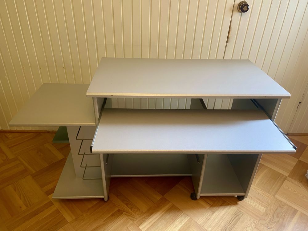 Szare biurko pod komputer 130x50x78cm