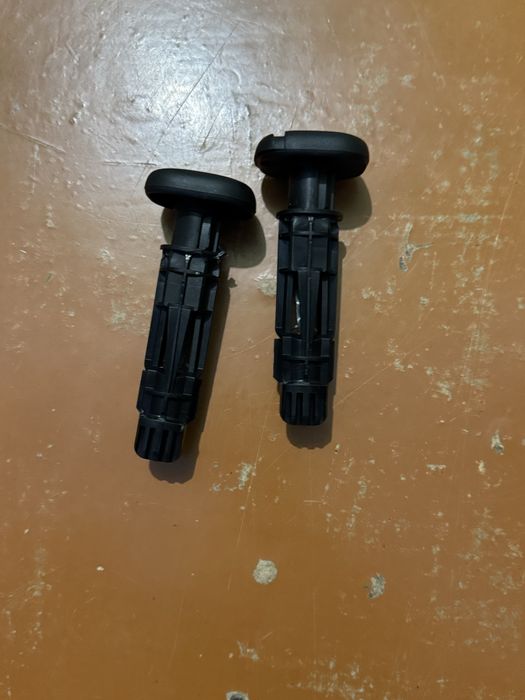 Фіксатори підголовника peugeot 308 t7