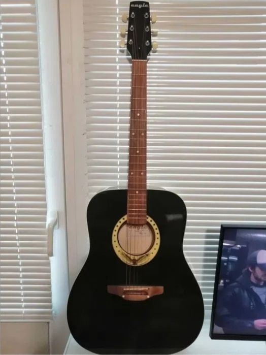 Гитара в хорошем состоянии