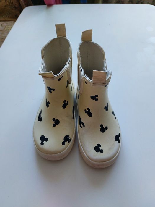 Резиновики 27 р. На дівчинку