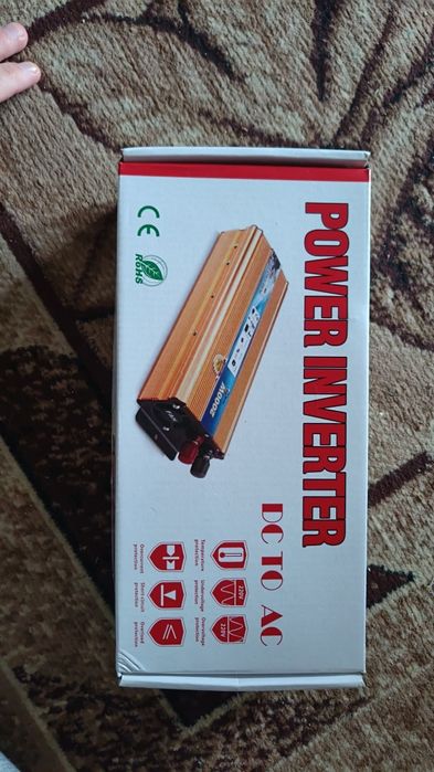 Інвертор з розеткою та USB Lvyuan F-2000A  2000 W 12-220