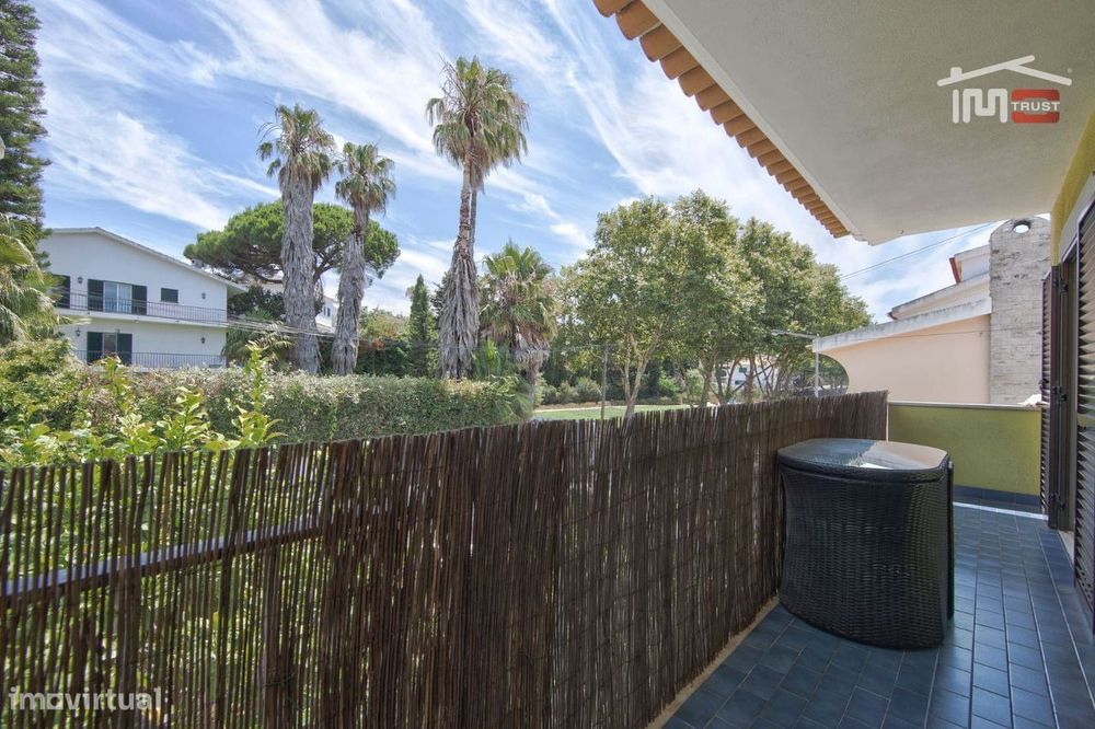 OPORTUNIDADE Zona Nobre de Cascais Triplex T2+2 com espaço exterior