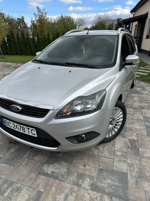 Форд фокус 2010 рік