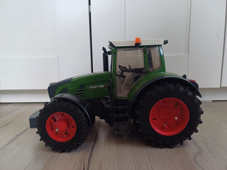 Zabawkowy ciągnik Fendt