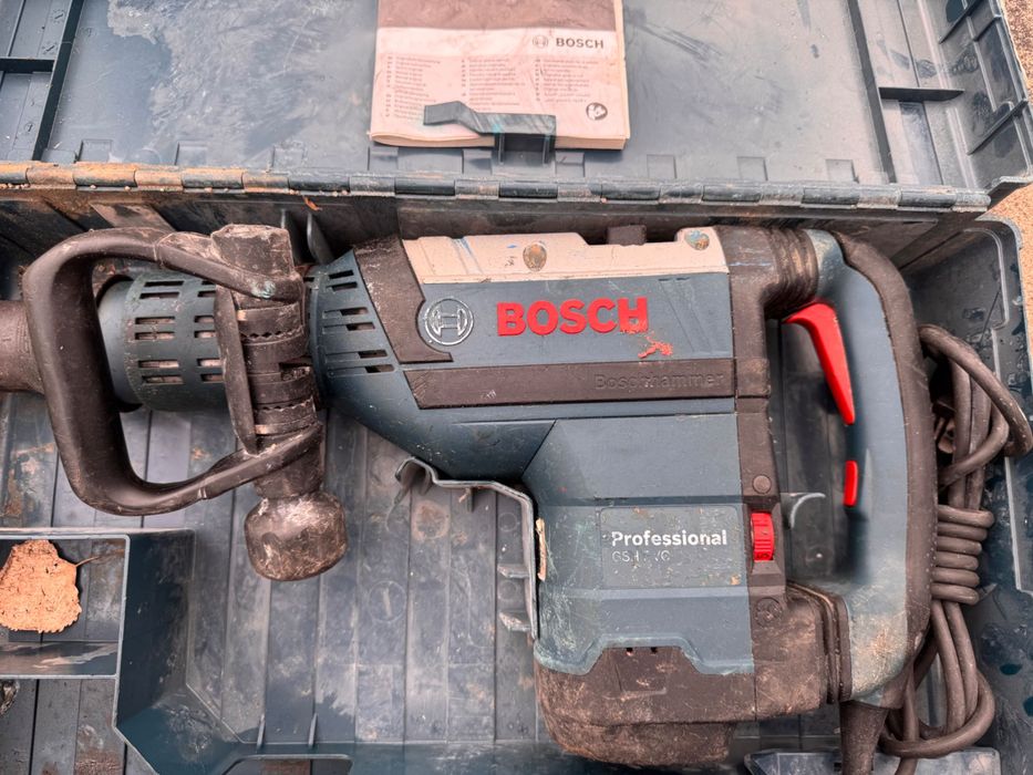 Młot udarowo - kujący  BOSCH SDS-MAX GSH 7VC