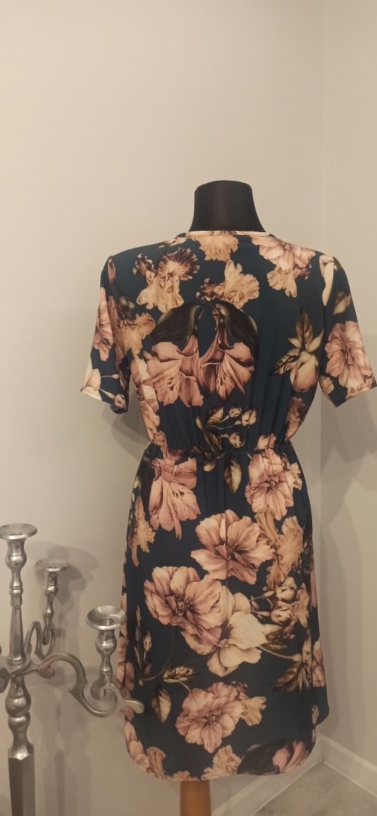 Sukienka w kwiatowy print Made in Italy