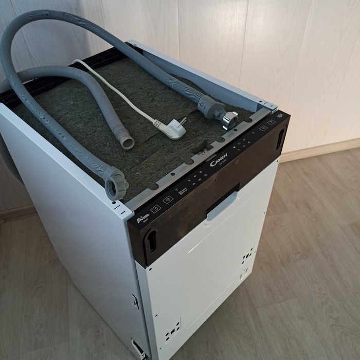 Встраиваемая посудомоечная машина CANDY CDI 1L949
