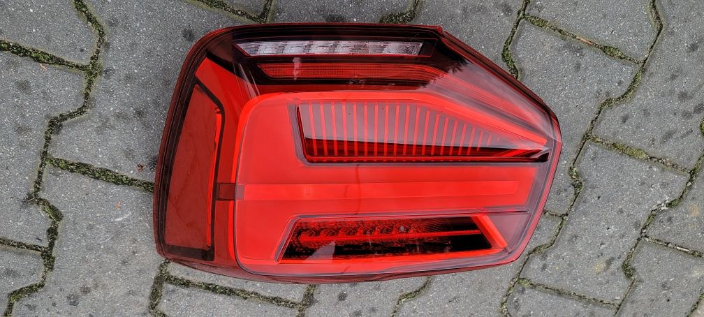 Audi Q2 lift lampa tylna prawa LED