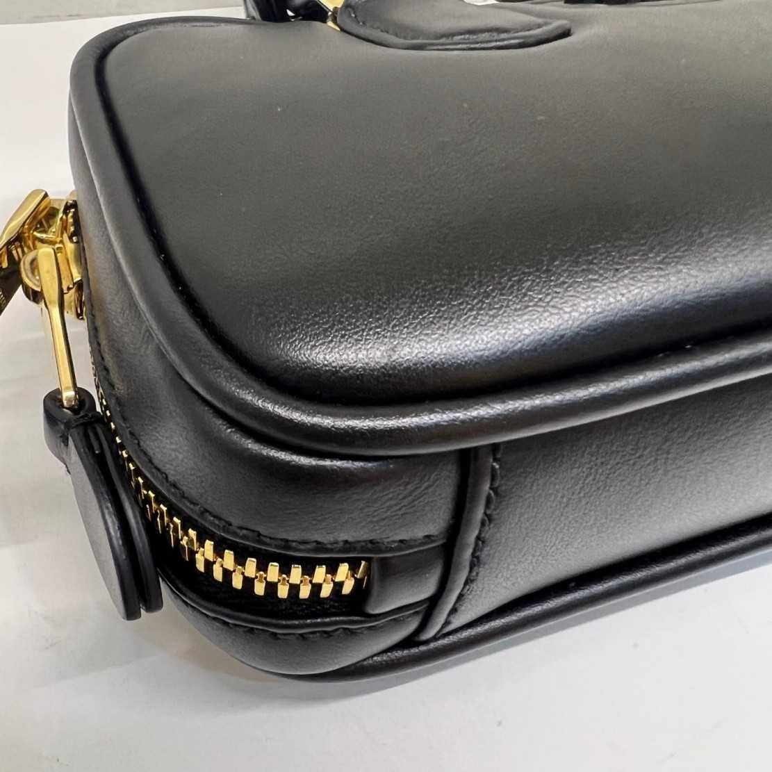 Nowoczesna MIUMIU czarna torba bowlingowa - luksusowy design