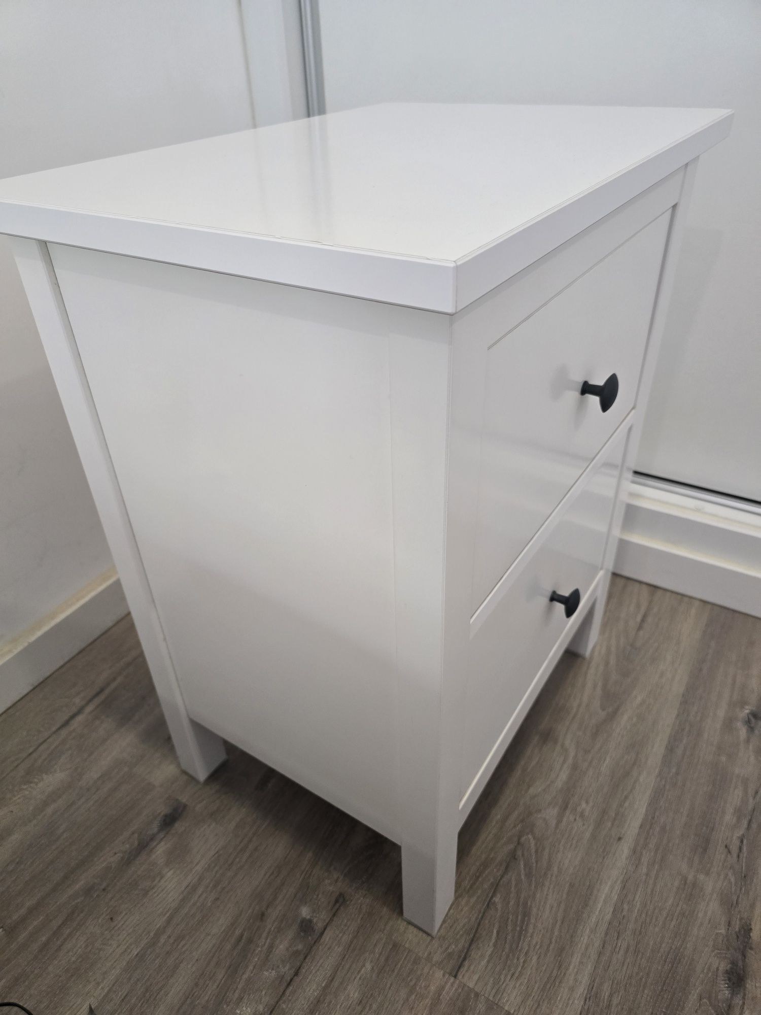 2 mesas de cabeceira Hemnes (ikea)