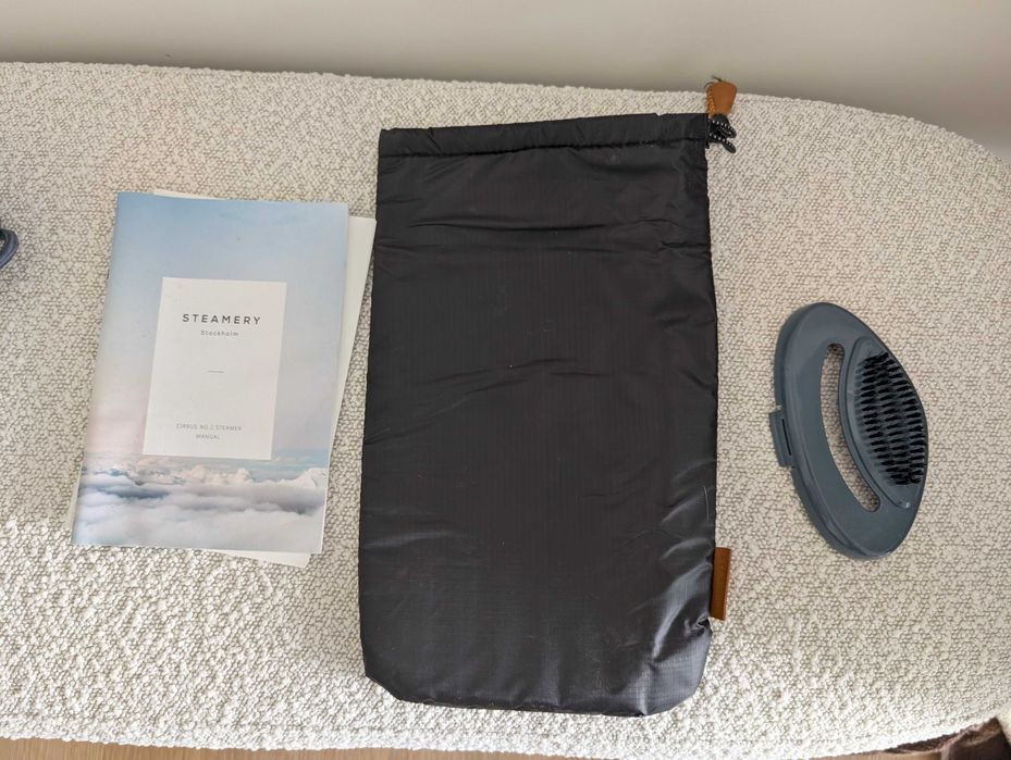 Ferro de Engomar a Vapor Vertical - Cirrus 2 Handheld Steamer – Preto