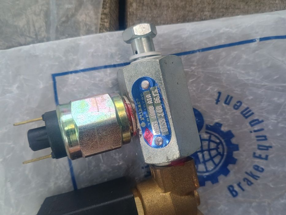 Elektrozawór sprężarki powietrza do Ursusa serii h8014h 9014h hattat