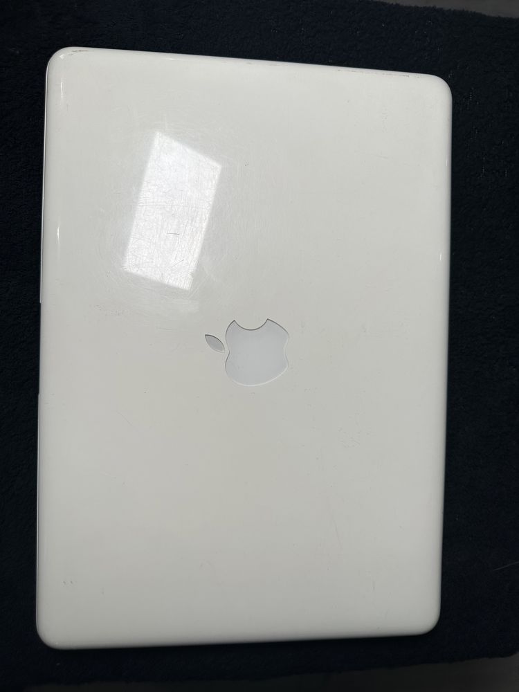 Apple Macbook 2009 klasyk