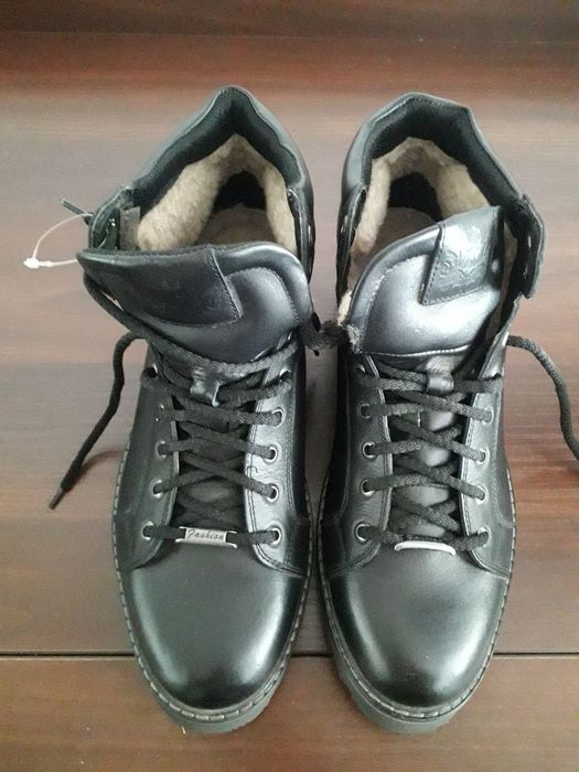 Новые мужские зимние ботинки 43-го размера