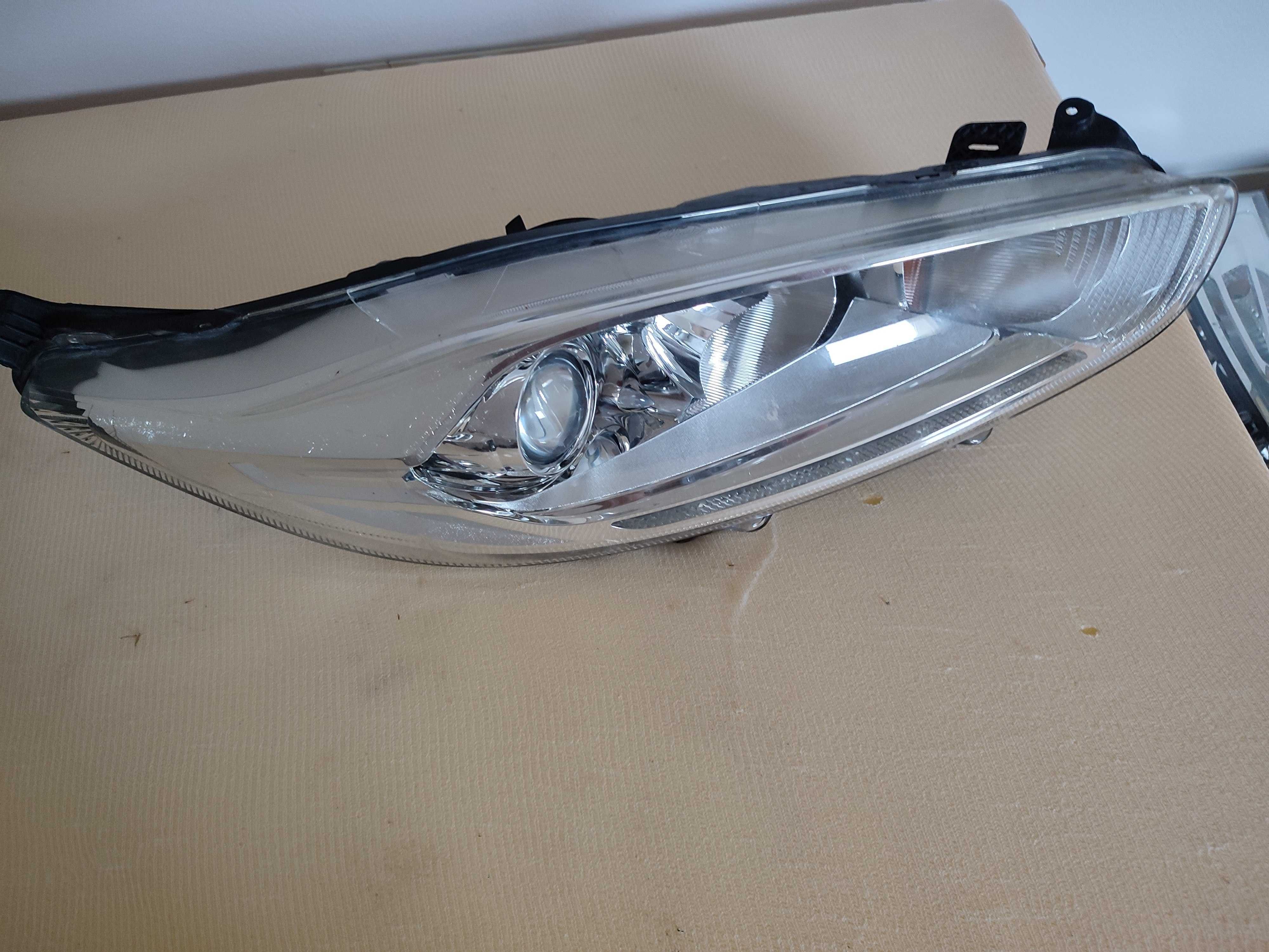 ford fiesta mk7 lift lewa soczewka lampa przednia