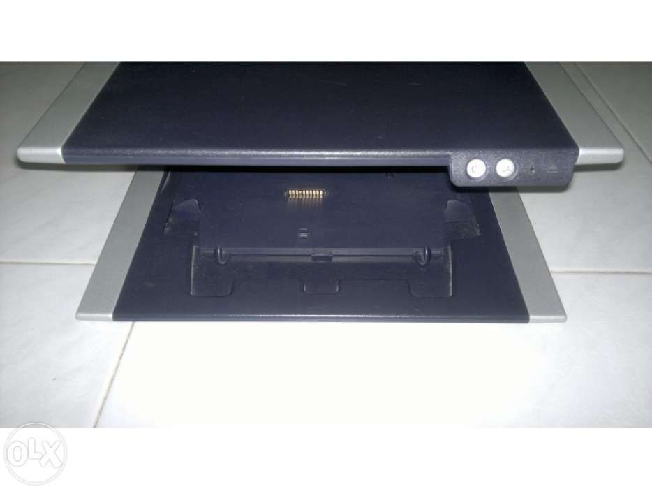 Docking Base de Monitor P/ Dell Latitude D-Series (Para desocupar)