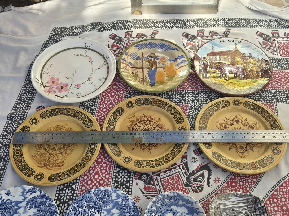 Pratos vintage pintados mão